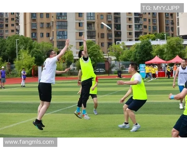 杭州飞盘队引领运动潮流的节奏革新与团队精神探索